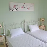 Magdalena Villa *
